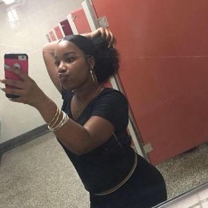 Meet your Posher, Christal